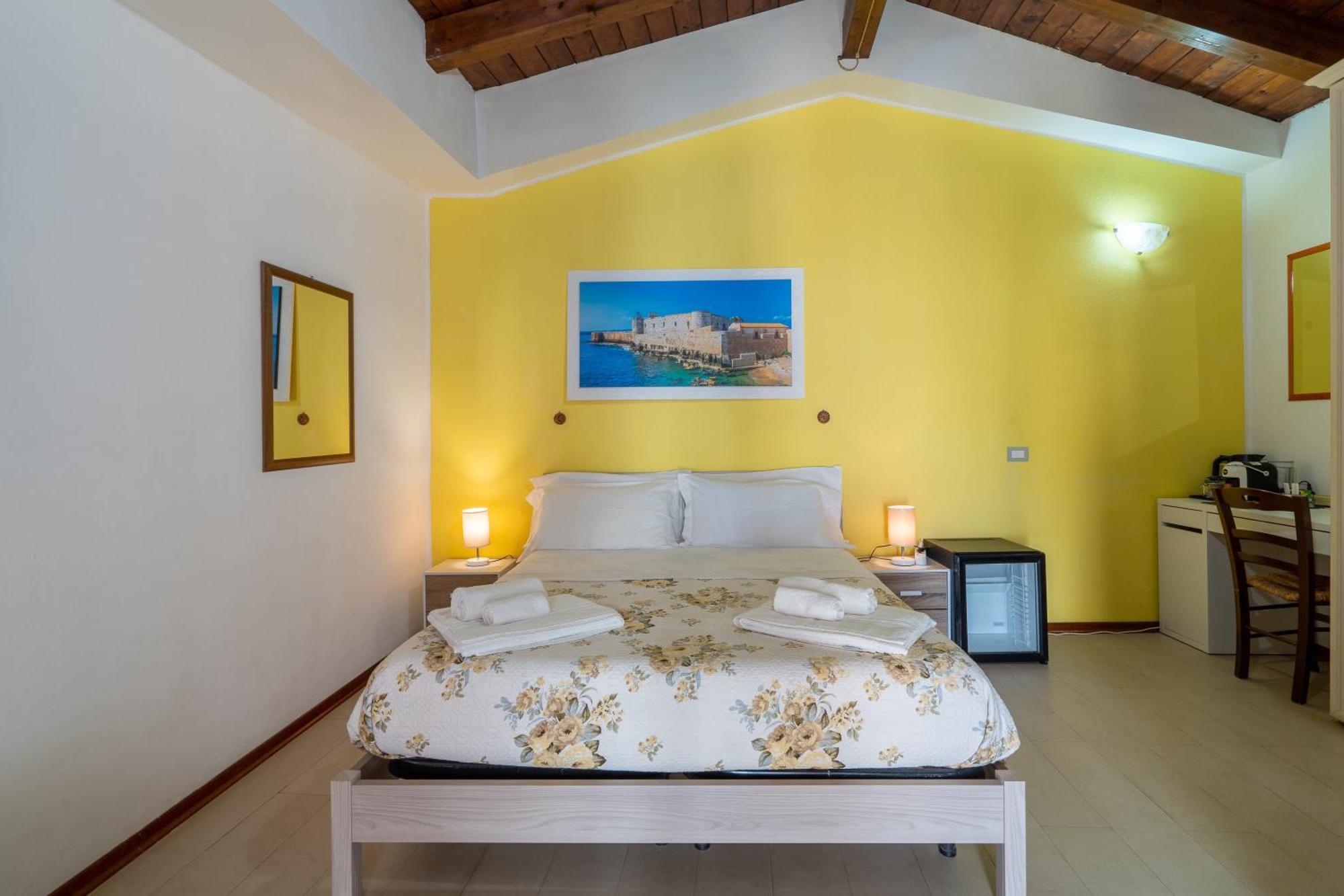 Hotel Elsa D'Ortigia - I Tre Archi Syrakuzy Zewnętrze zdjęcie